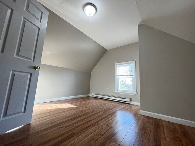 Building Photo - 212 Whitwell St