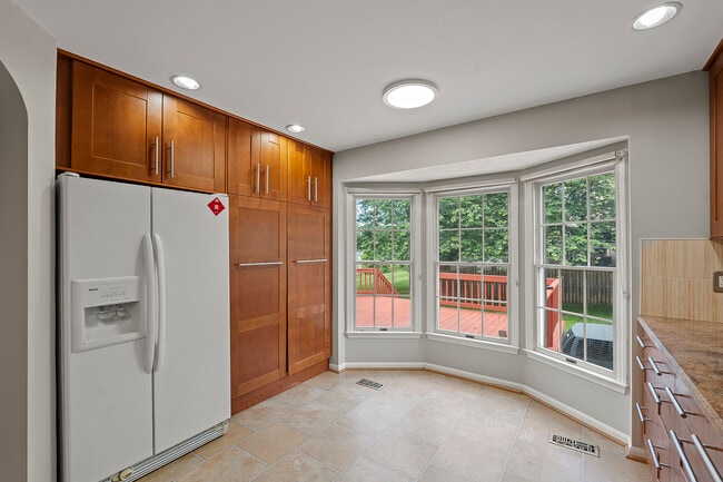Building Photo - 7 Willwood Ct