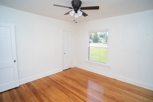 Building Photo - 1114 8th Ave