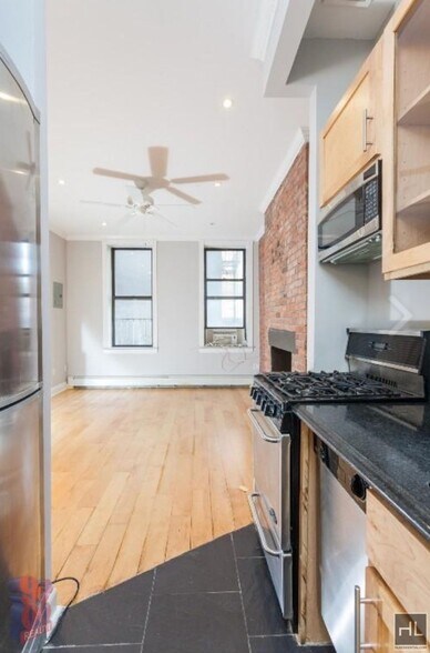 Building Photo - AVENUE B