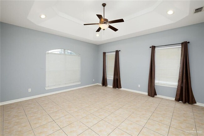 Building Photo - 2 S Alamo Rd