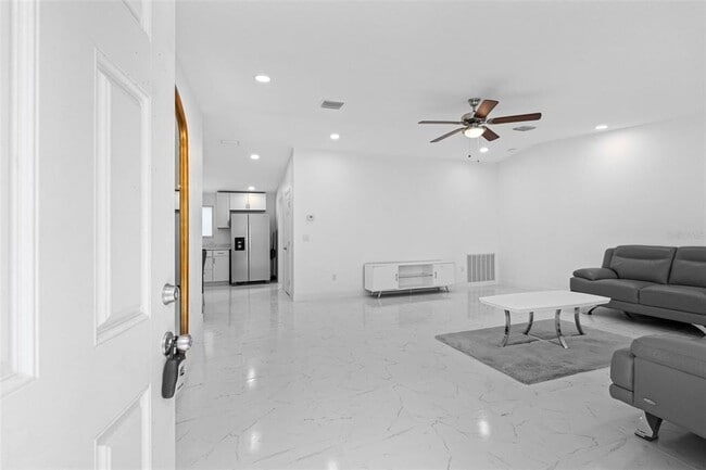 Building Photo - 6847 Woodsman Dr