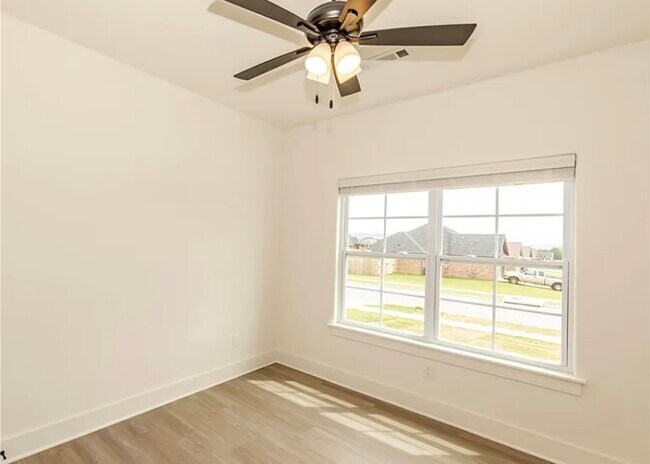 Building Photo - 252 Nebo St