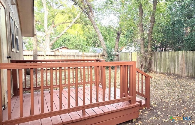 Building Photo - 317 Armstrong St