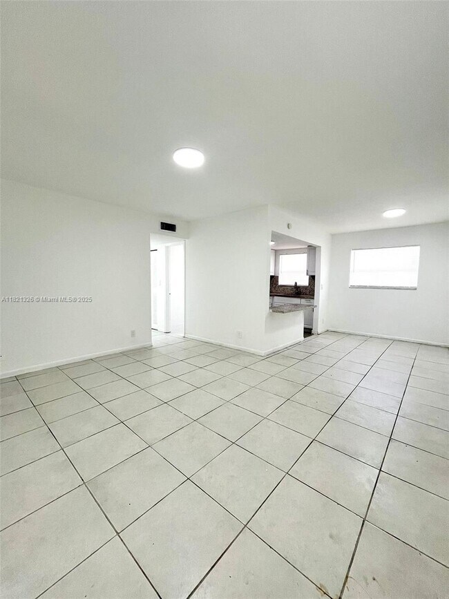 Building Photo - 830 SW 74th Terrace