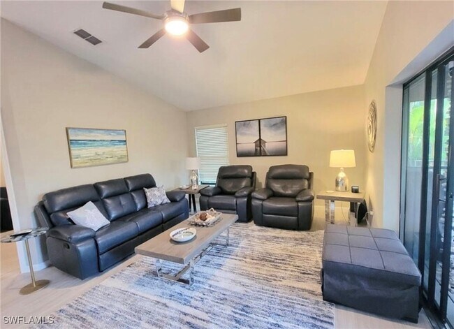 Building Photo - 17611 Marco Island Ln