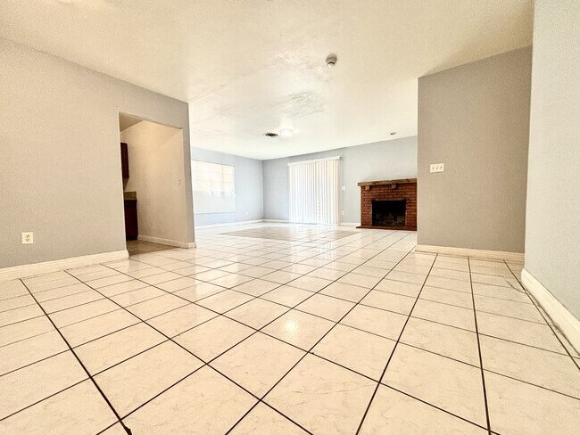 Building Photo - 1100 Saylor Way