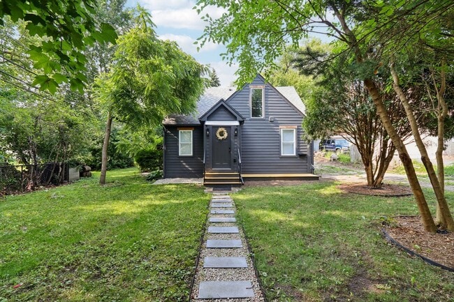 Building Photo - 732 Warrior Dr