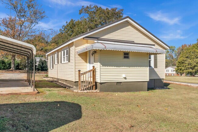 Building Photo - 2 Dunlap St