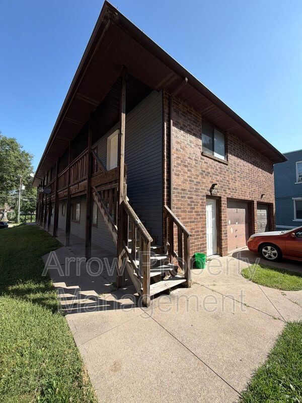 Building Photo - 922 A St