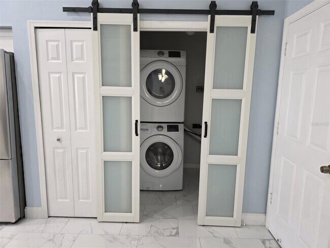 Building Photo - 1379 Osprey Way