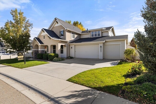 Building Photo - Spacious 5-Bedroom Home (plus bonus room) ...
