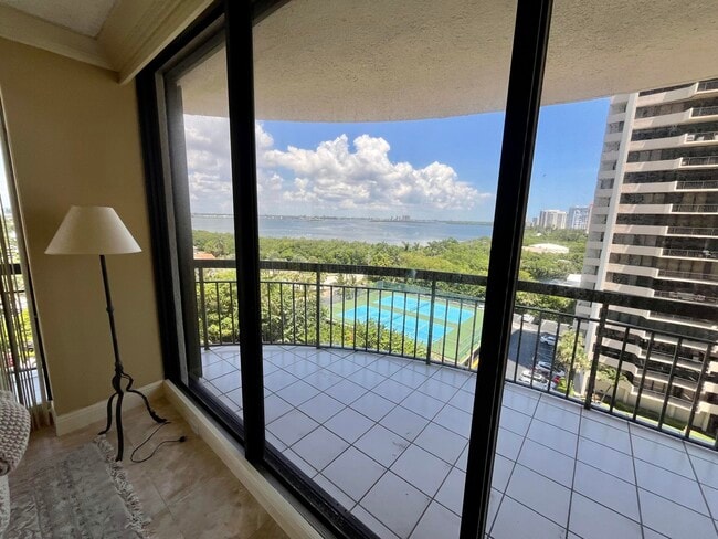Building Photo - 4100 N Ocean Dr