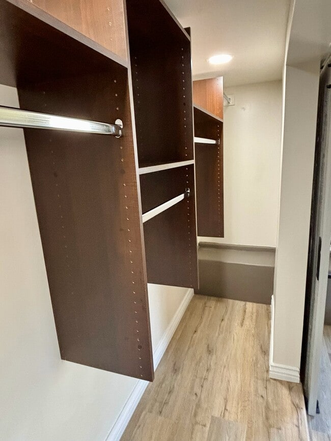 Bed 3 Closet - 1248 S Rimpau Blvd