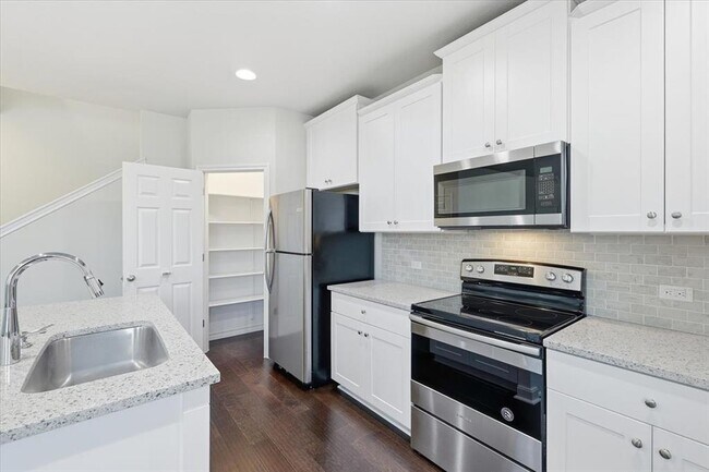 Building Photo - 704 Aliso Trail