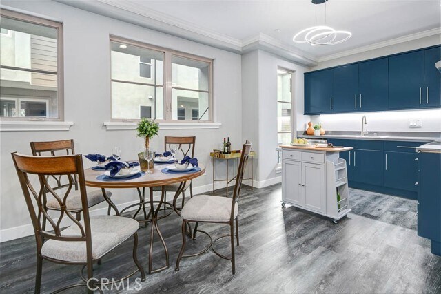 Building Photo - 530 Fano St