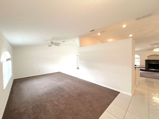 Building Photo - 106 Point of Woods Dr