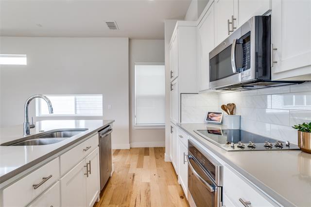 Building Photo - 2452 Thatcher Dr