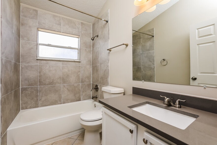 Building Photo - 371 Snowshoe Ct