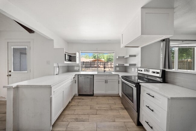 Building Photo - 16302 Summer Wind Dr