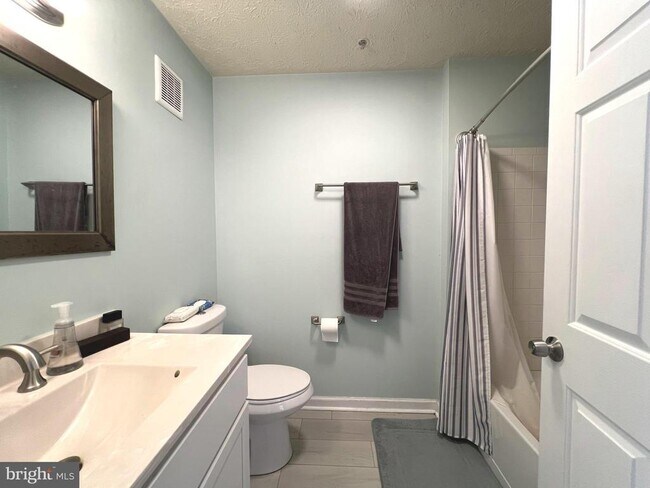 Building Photo - 2400 Autumn Harvest Ct