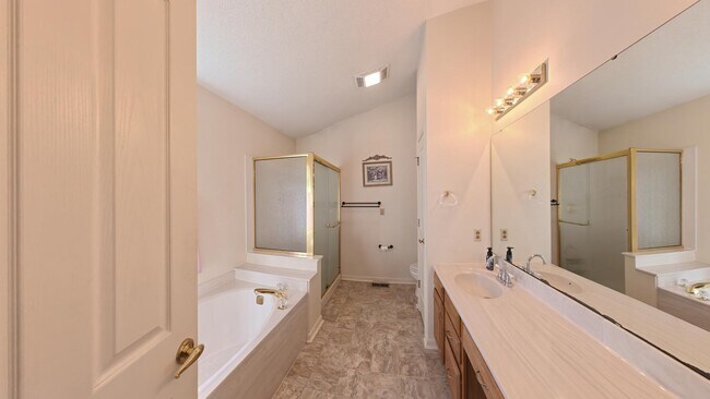 Building Photo - 1125 Butternut Ln