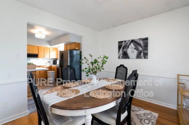 Building Photo - 2104 Tamarack Dr