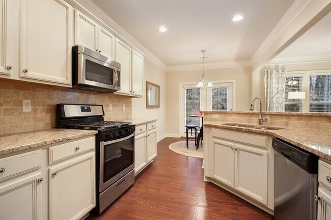 Building Photo - 3080 Cross Creek Dr