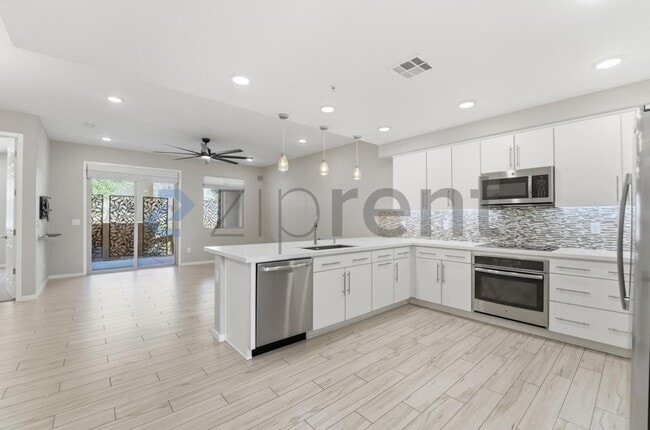 Building Photo - 250 W Queen Creek Rd