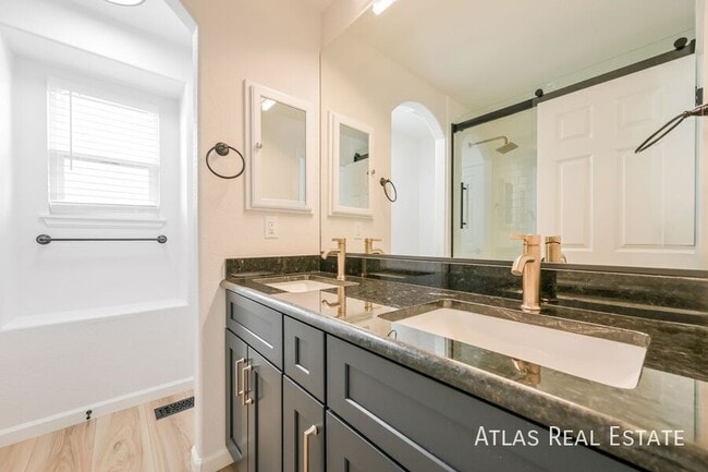 Building Photo - 2547 S Fundy Cir