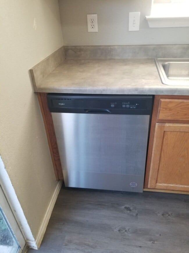 Building Photo - 2354 Mission View