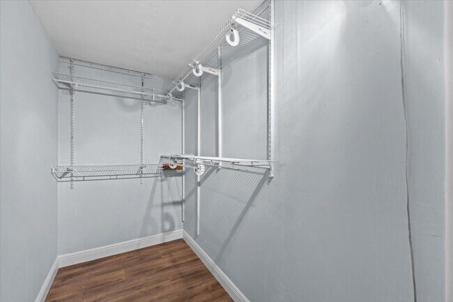 Building Photo - 503 SE 5th Cir