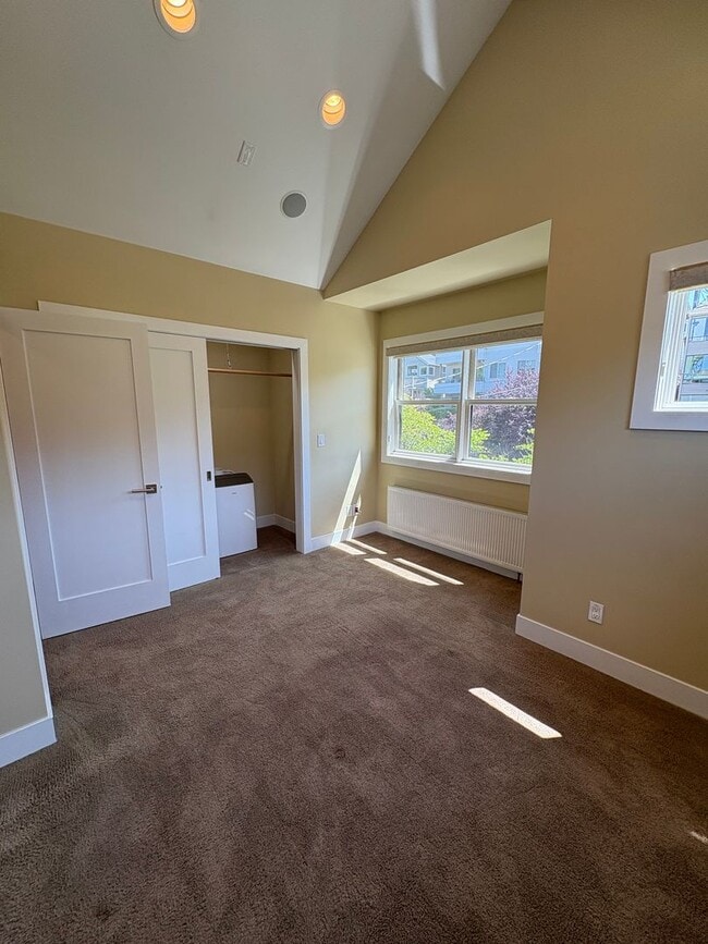 Building Photo - Fabulous Queen Anne Home with LOTS of EXTRAS!