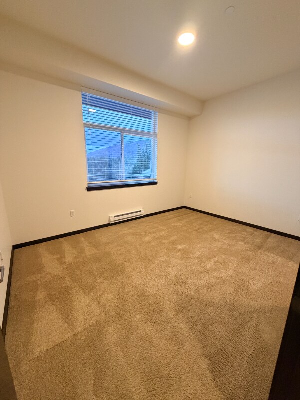 Building Photo - 580 8th Ave NE