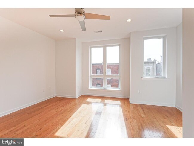 Building Photo - 1629 Swain St