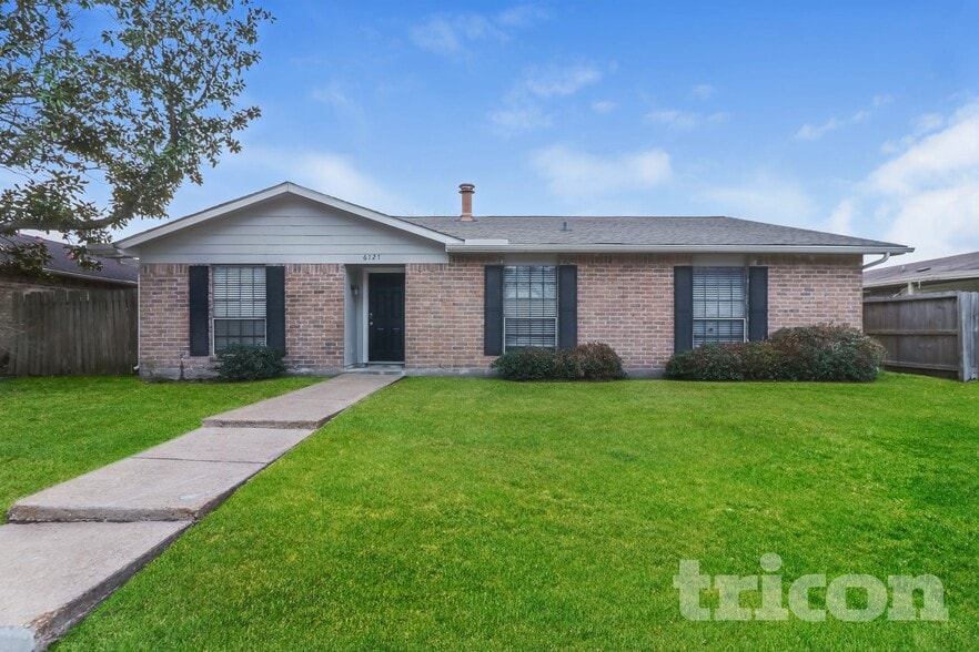 Building Photo - 6127 Larchbrook Dr