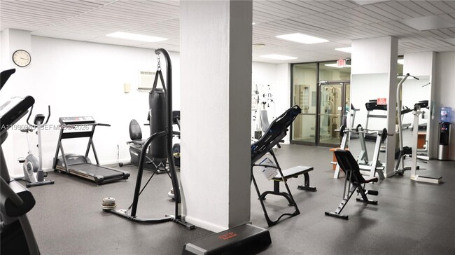 Building Photo - 1865 S Ocean Dr