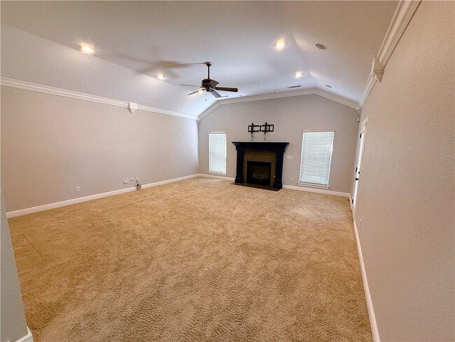 Building Photo - 6665 W Valley View Rd