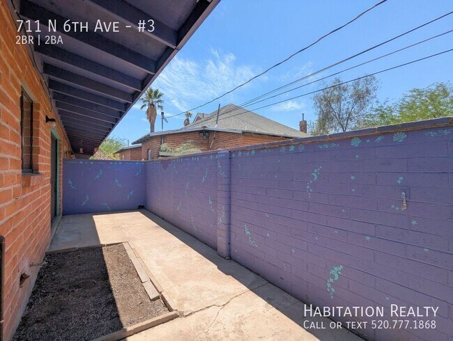 Building Photo - 711 N 6th Ave