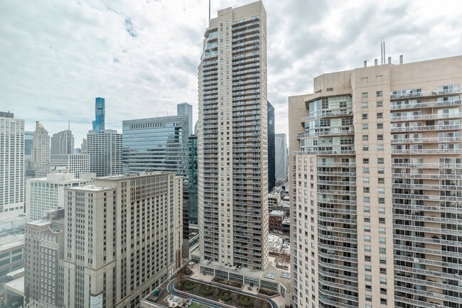 Building Photo - 33 W Ontario St