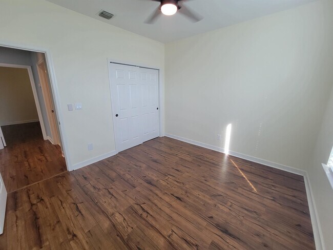 Building Photo - 3304 Calumet Dr