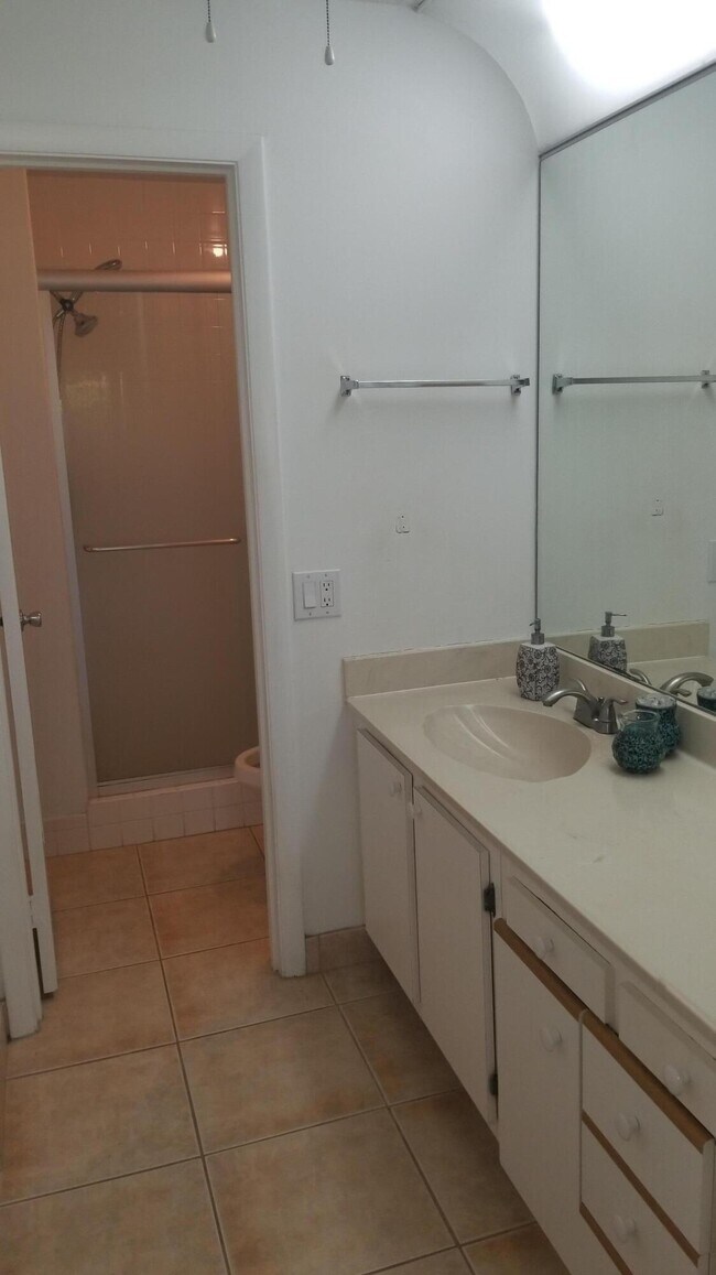 Building Photo - 2289 SW 15th St