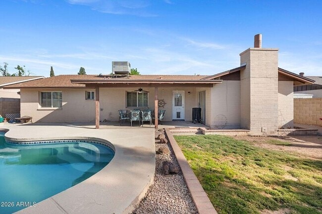 Building Photo - 2137 E Apollo Ave