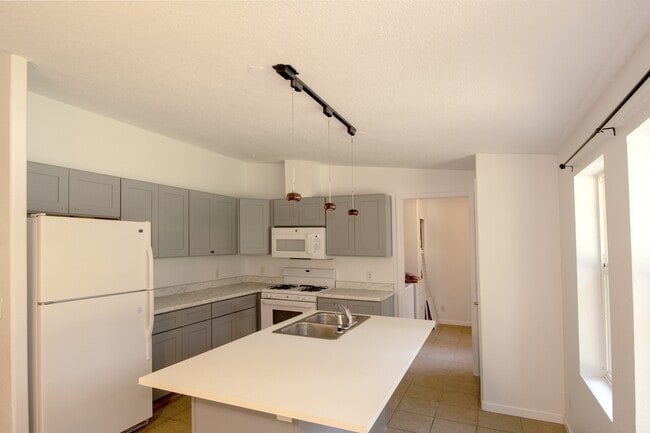 Building Photo - 2820 Toho Trail