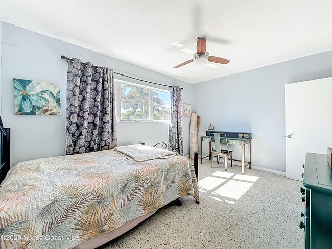 Building Photo - 113 SE 1st St