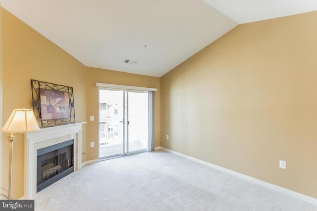Building Photo - 2204 Westcourt Ln