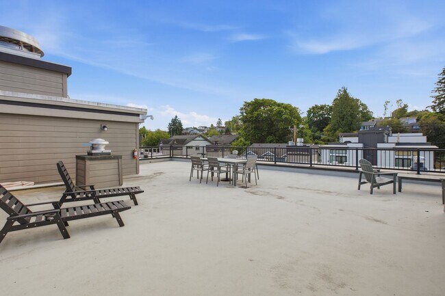Building Photo - 4831 Fauntleroy Wy SW