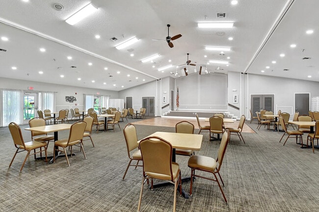 Building Photo - 8256 Summerbreeze Ln