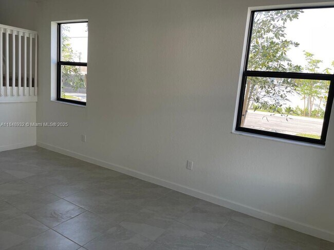 Building Photo - 212 SW 159th Ter