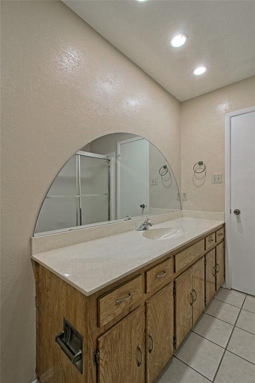 Building Photo - 914 Garden Meadow Dr